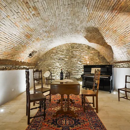 Bed & Breakfast Dimora Delle Muse 4*